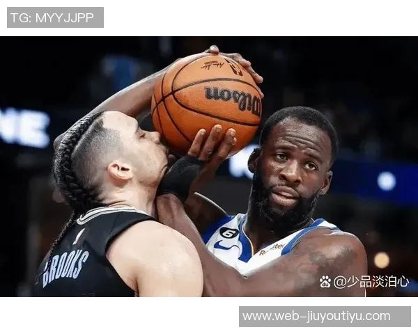 昔日好友重聚赛后杰伦格林与狄龙携火箭队友畅谈欢笑温情瞬间