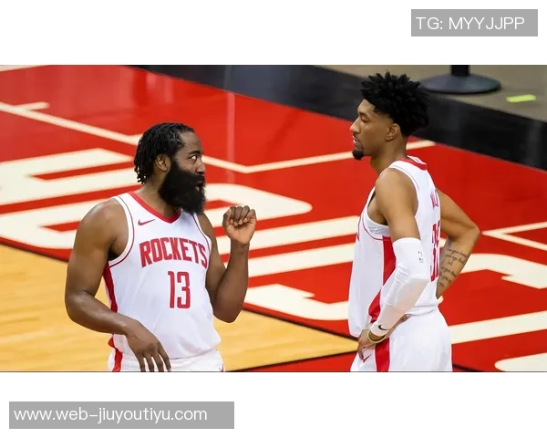 媒体人：火箭替补席确实没几个正常人了得亏末节有霍勒迪和申京