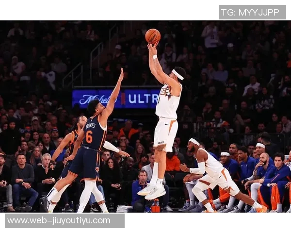 布克三分球失准却依然贡献24分4板7助1断展现全面能力